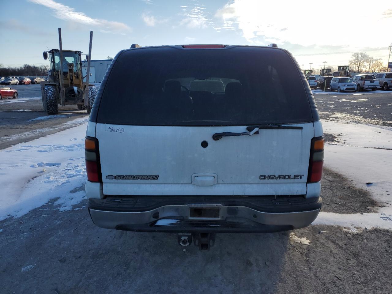 2004 Chevrolet Suburban - Image 6