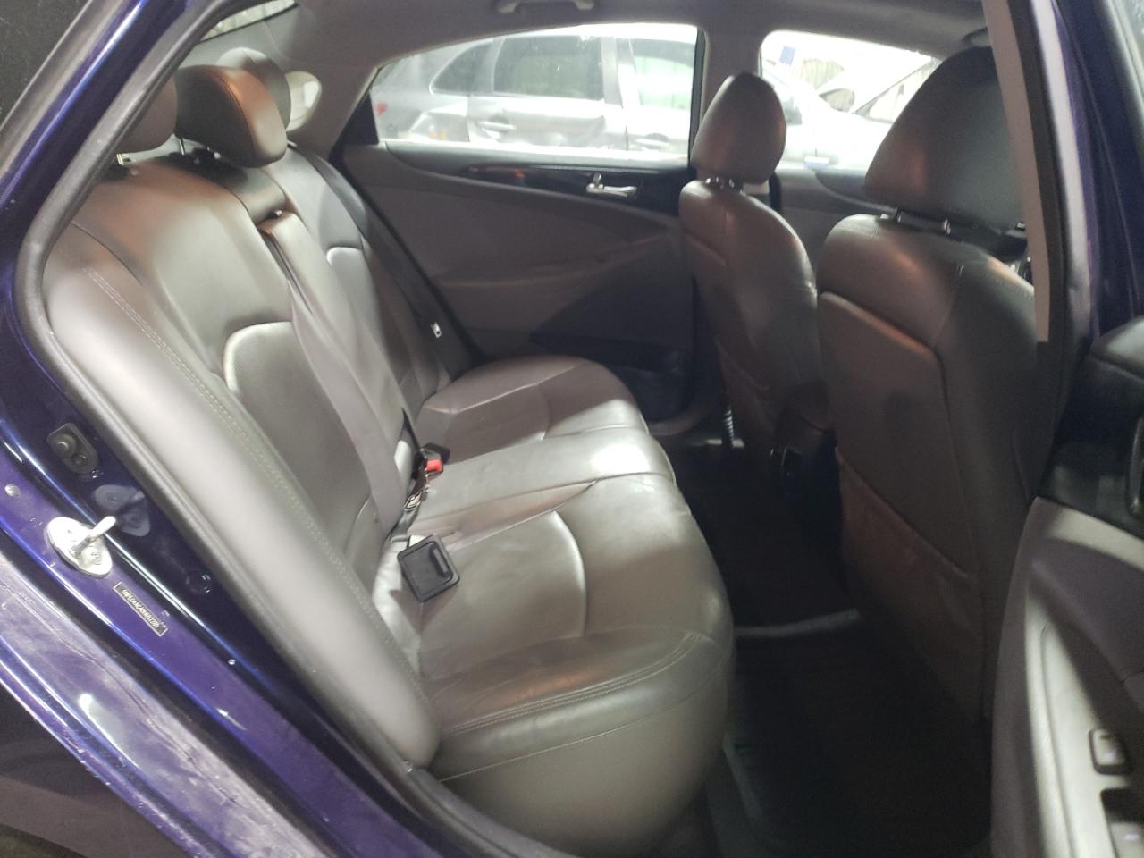 2013 Hyundai Sonata - Image 10