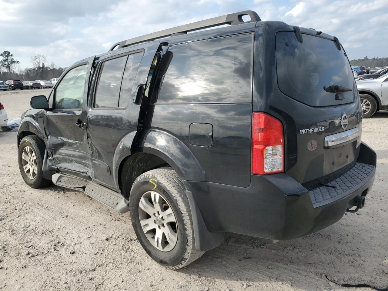 2009 Nissan Pathfinder - Image 2