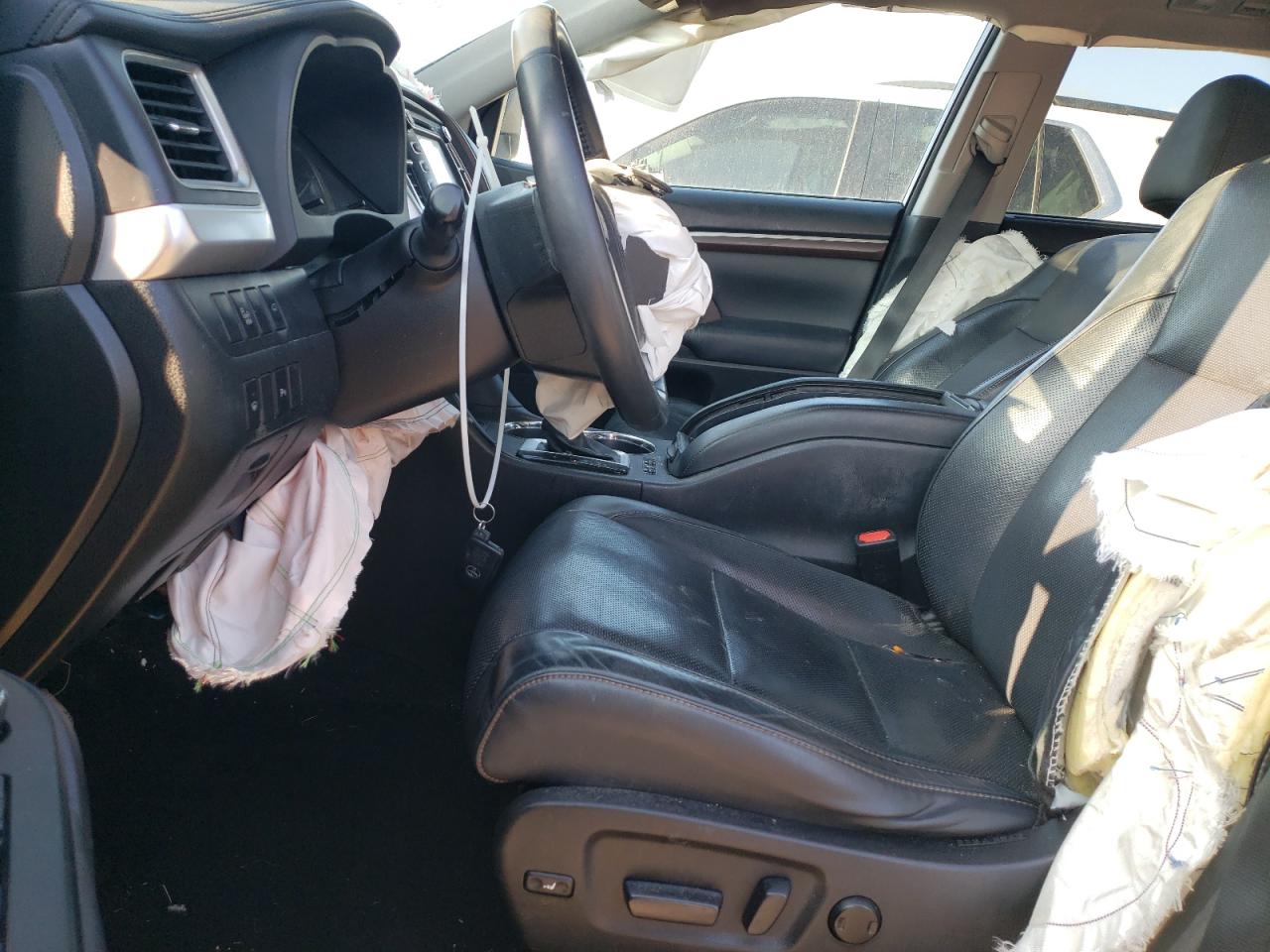 2015 Toyota Highlander - Image 7