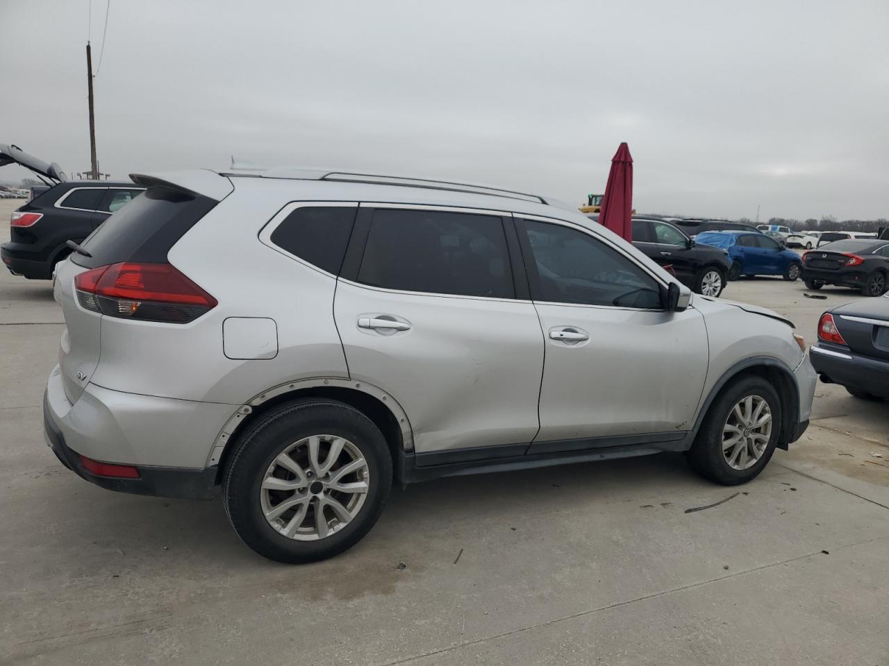 2018 Nissan Rogue - Image 3