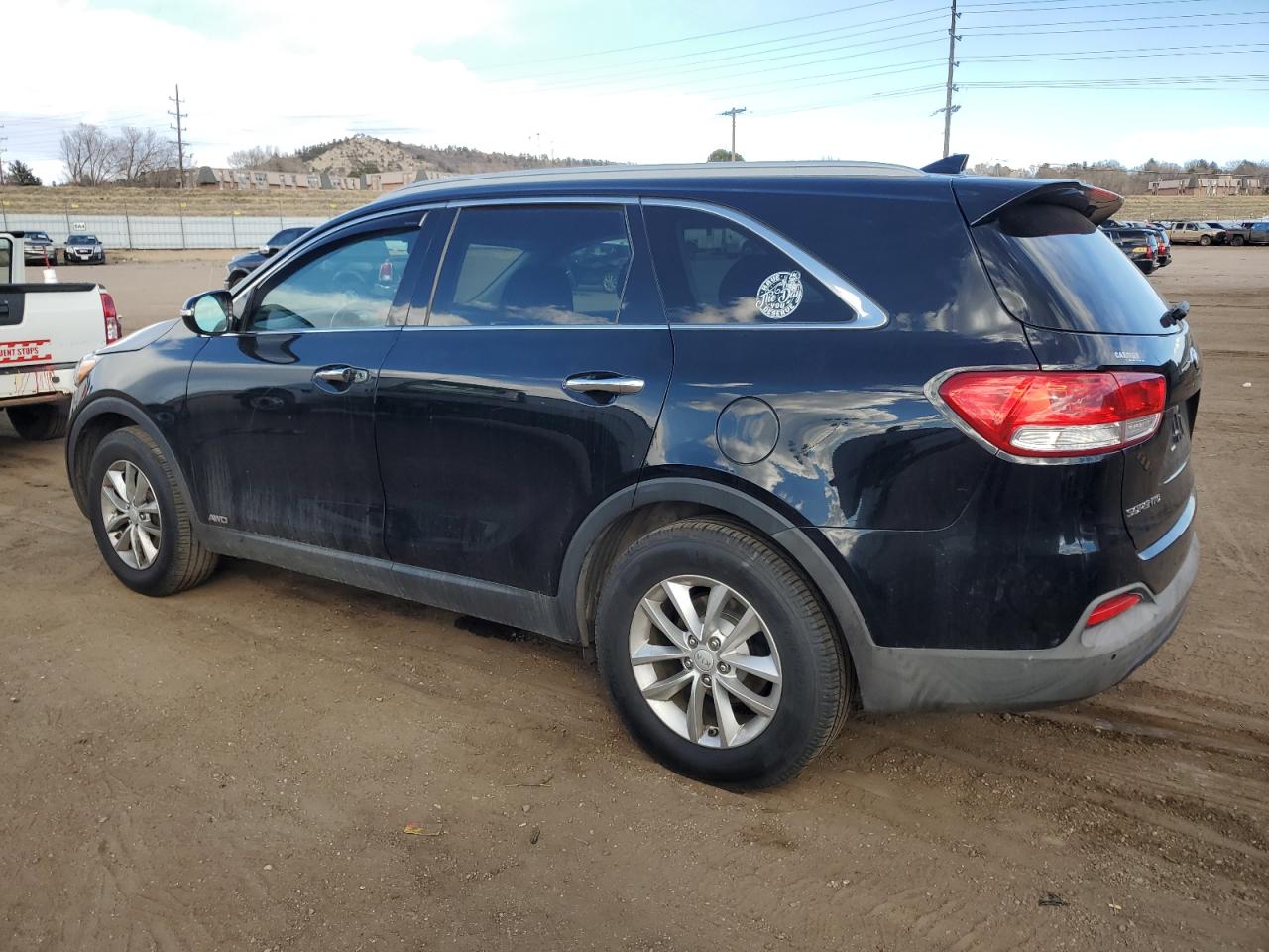 2016 Kia Sorento - Image 2