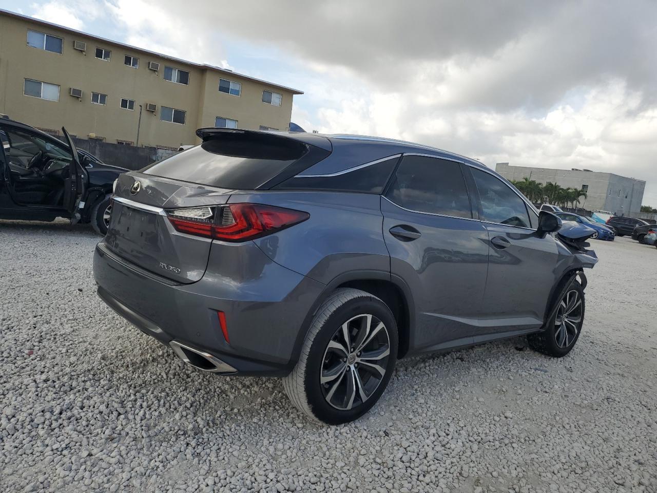 2017 Lexus RX - Image 3