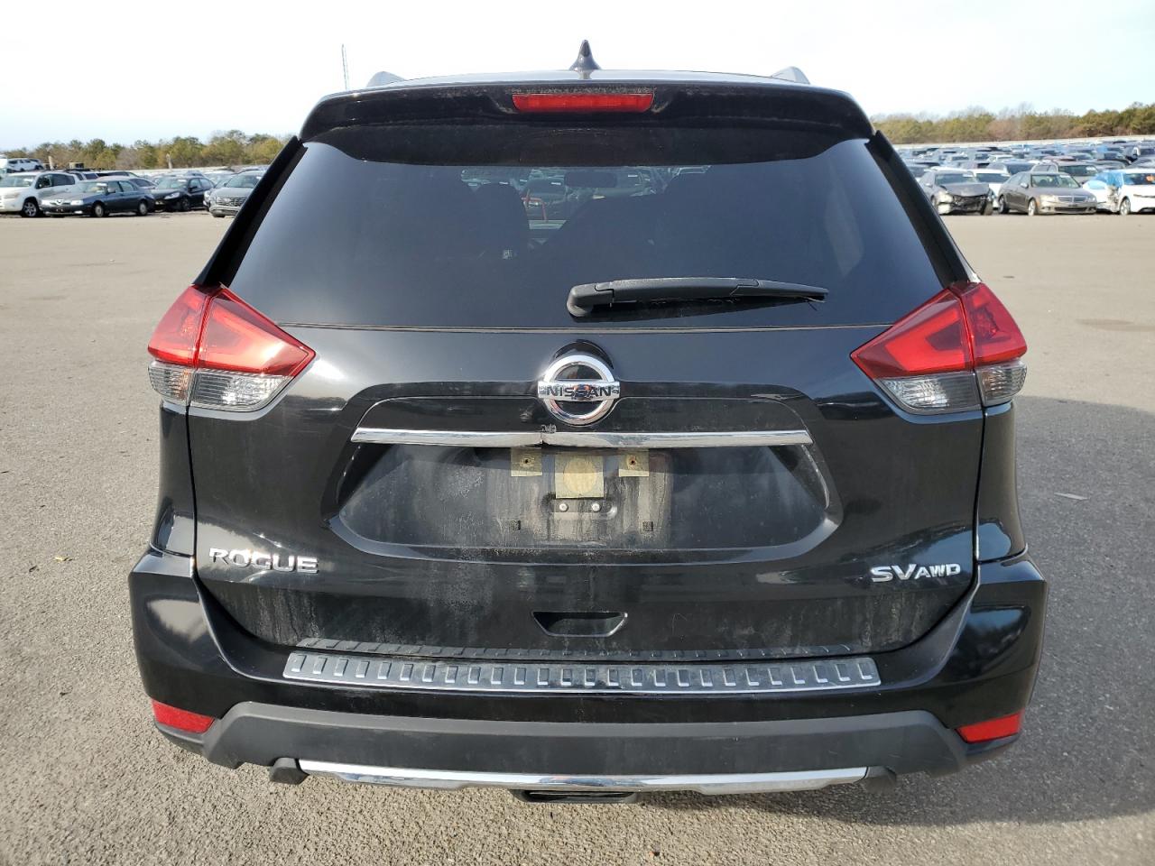 2018 Nissan Rogue - Image 6