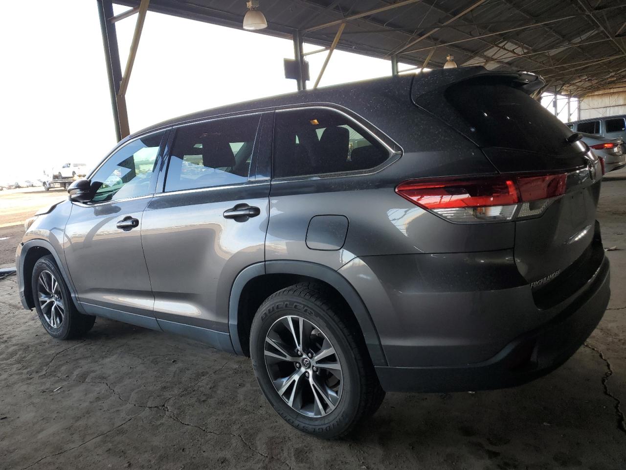 2019 Toyota Highlander - Image 2