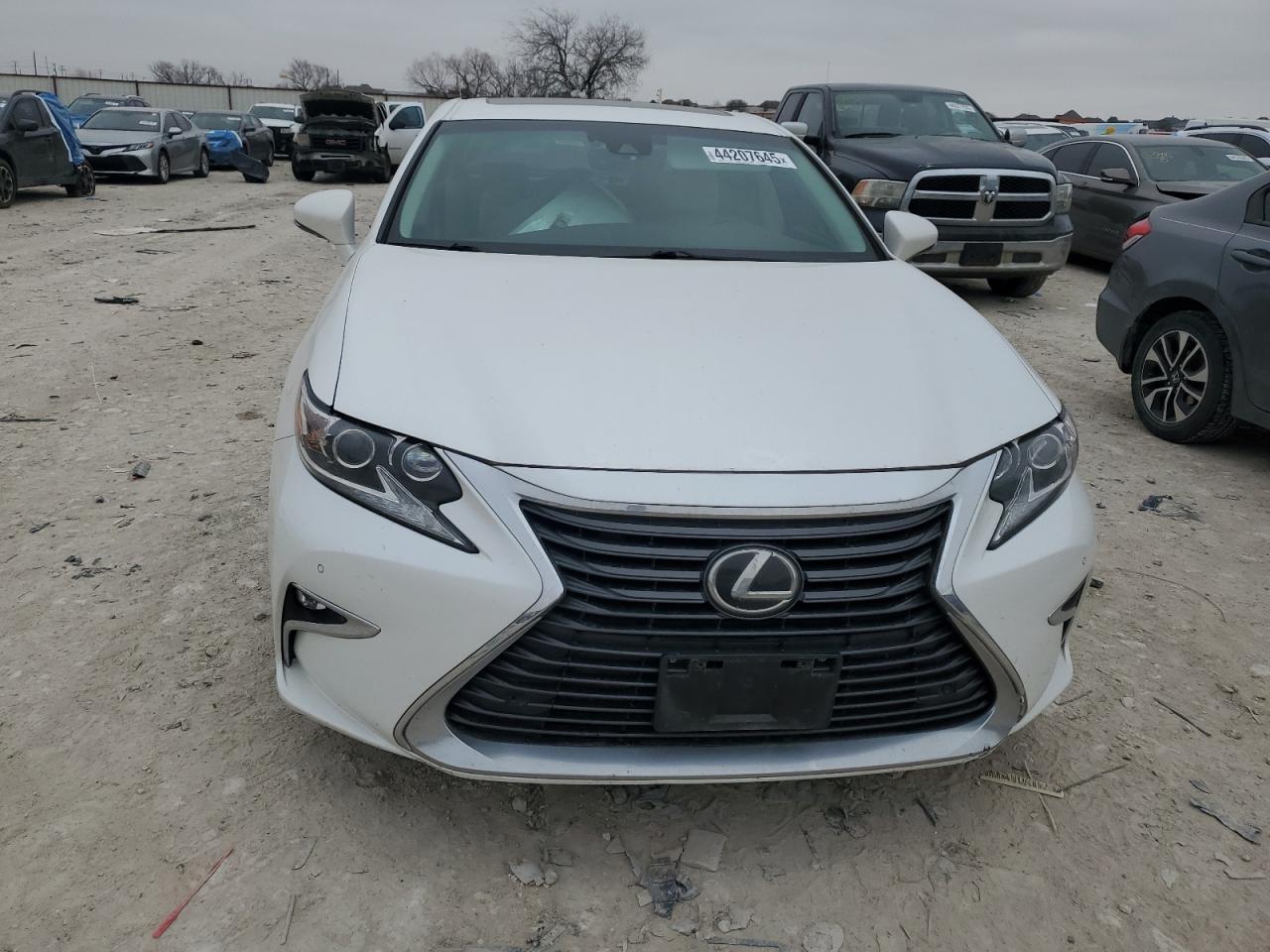 2017 Lexus ES - Image 5