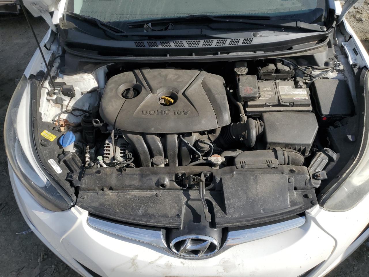 2016 Hyundai Elantra - Image 11