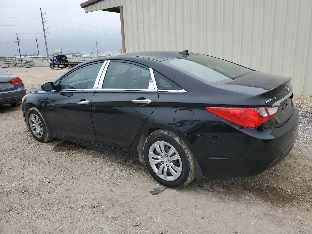 2012 Hyundai Sonata - Image 2