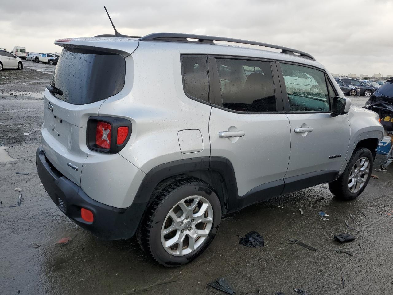 2016 Jeep Renegade - Image 3