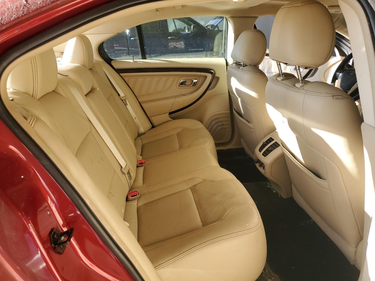 2014 Ford Taurus - Image 10