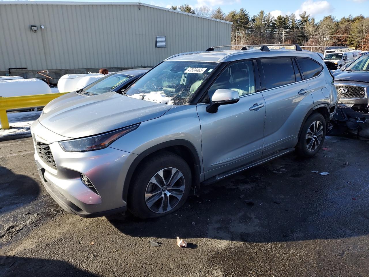 2022 Toyota Highlander - Image 1