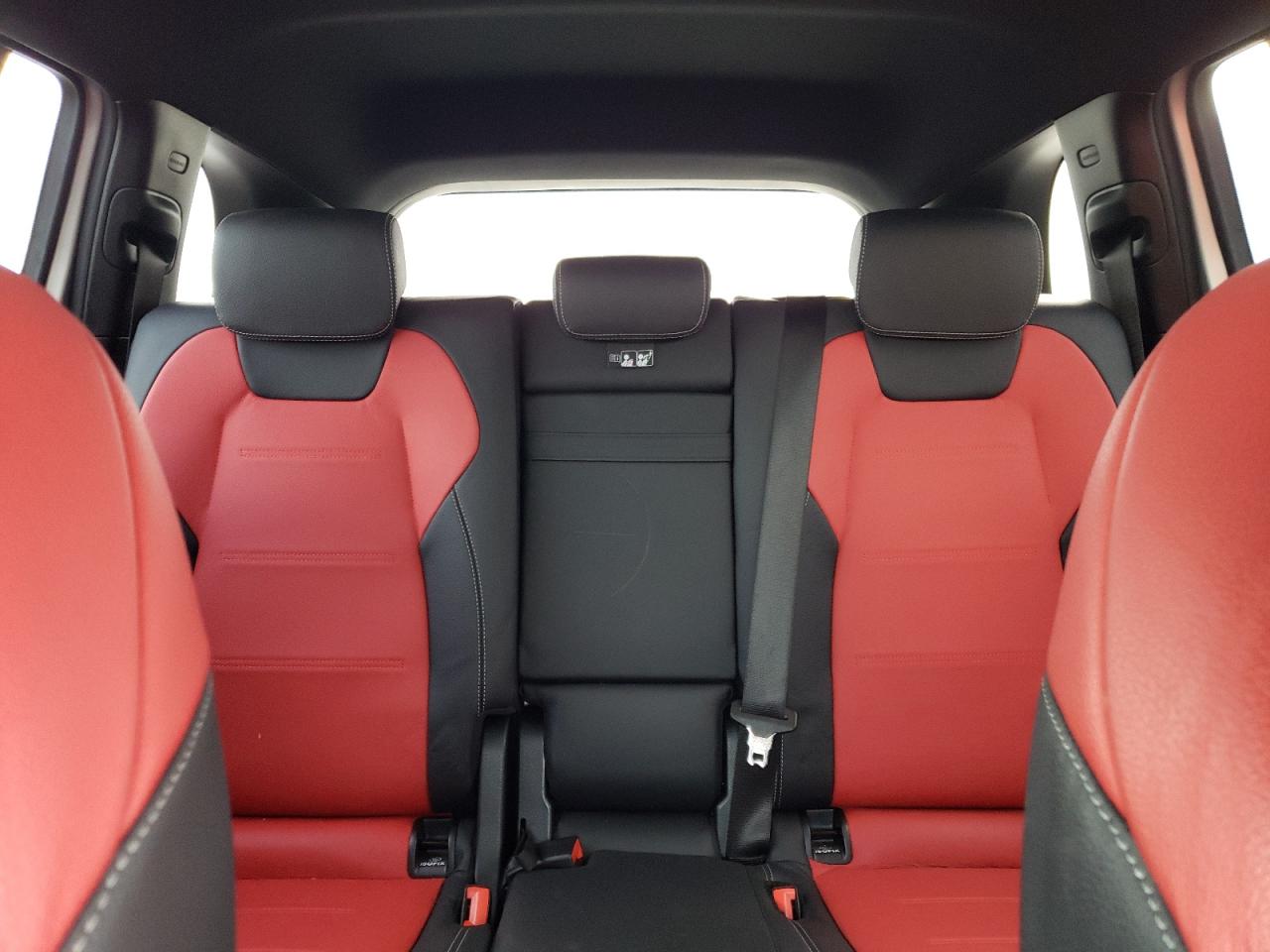 2023 Mercedes-Benz GLB - Image 10