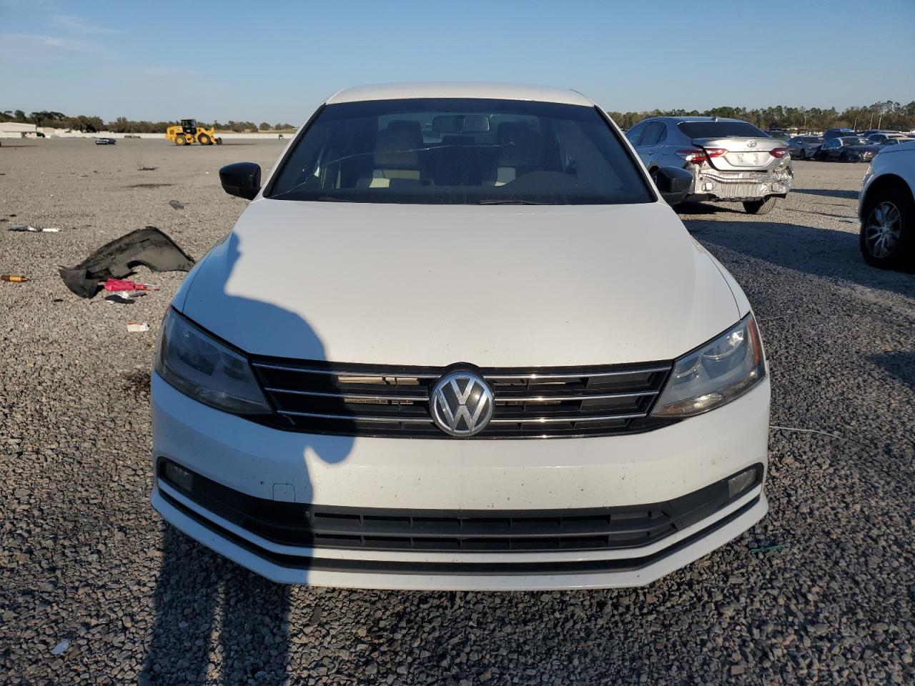 2016 Volkswagen Jetta - Image 5