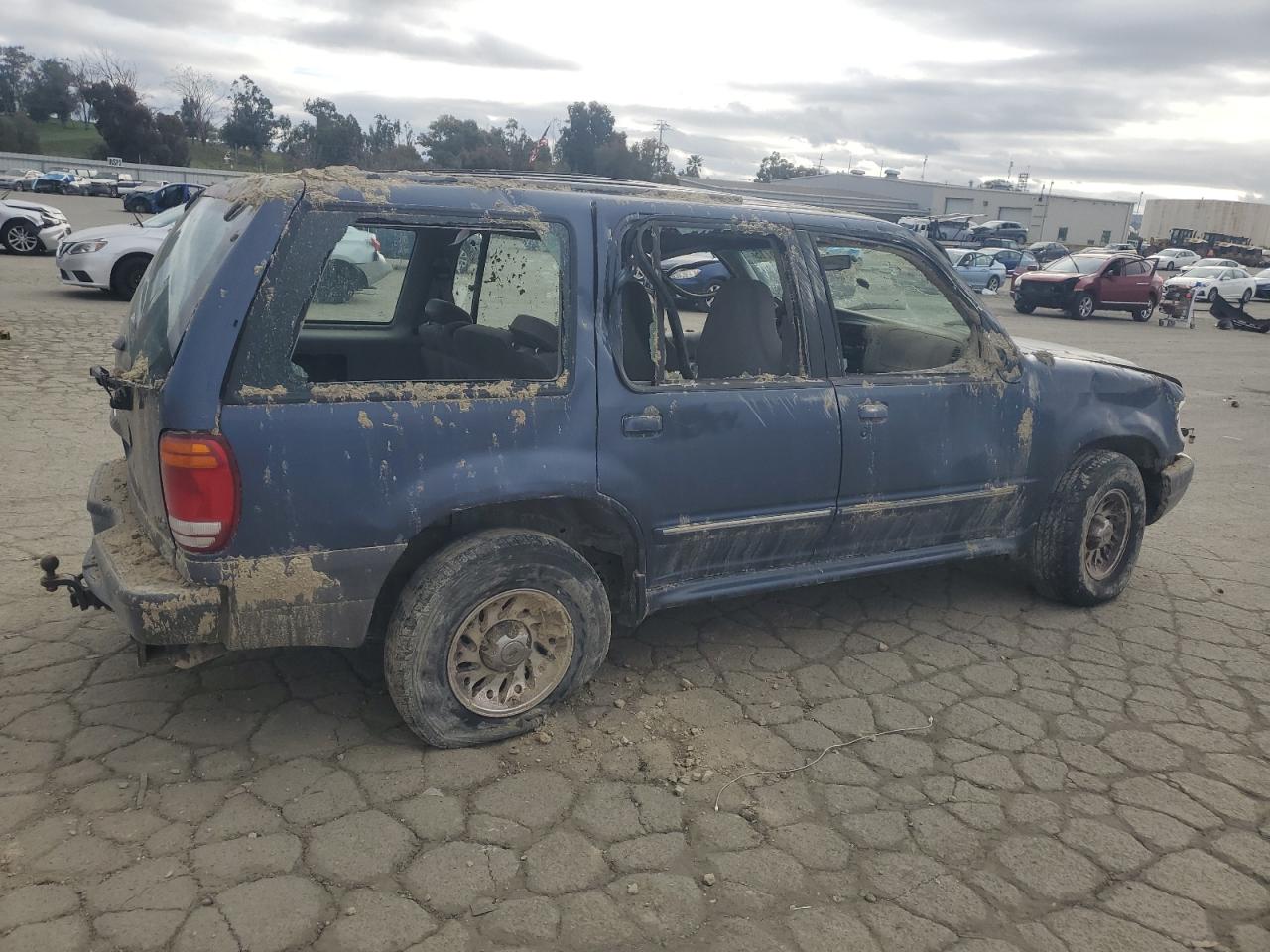2000 Ford Explorer - Image 3