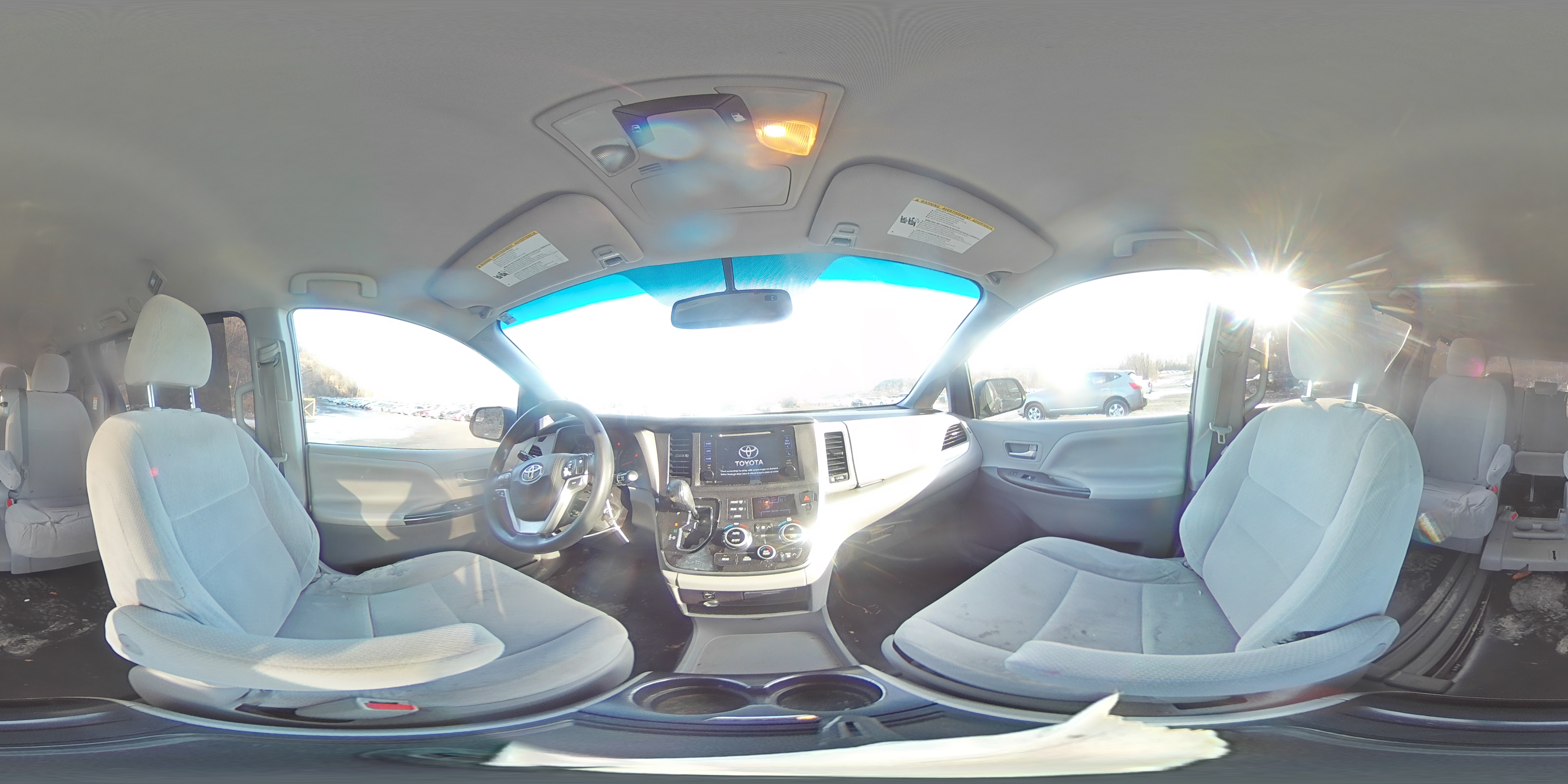 2015 Toyota Sienna - Image 15