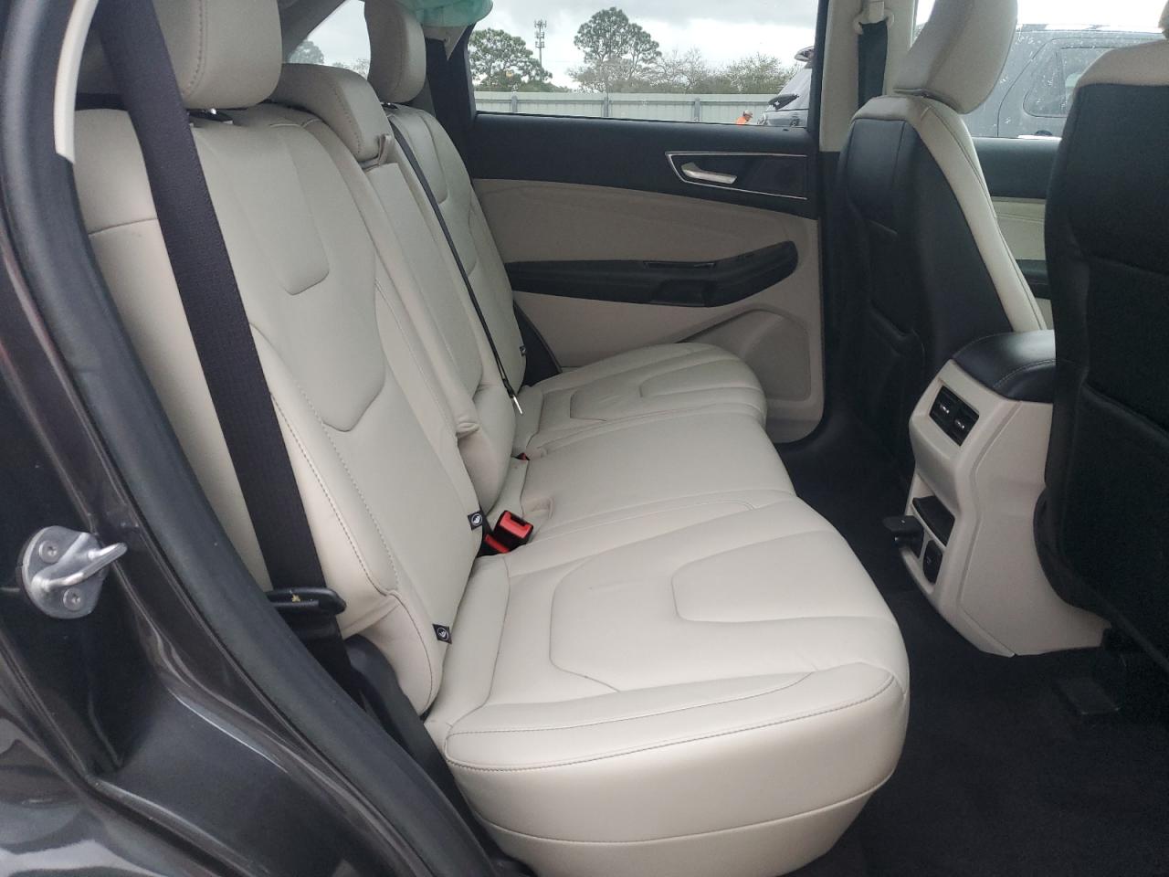 2020 Ford Edge - Image 11