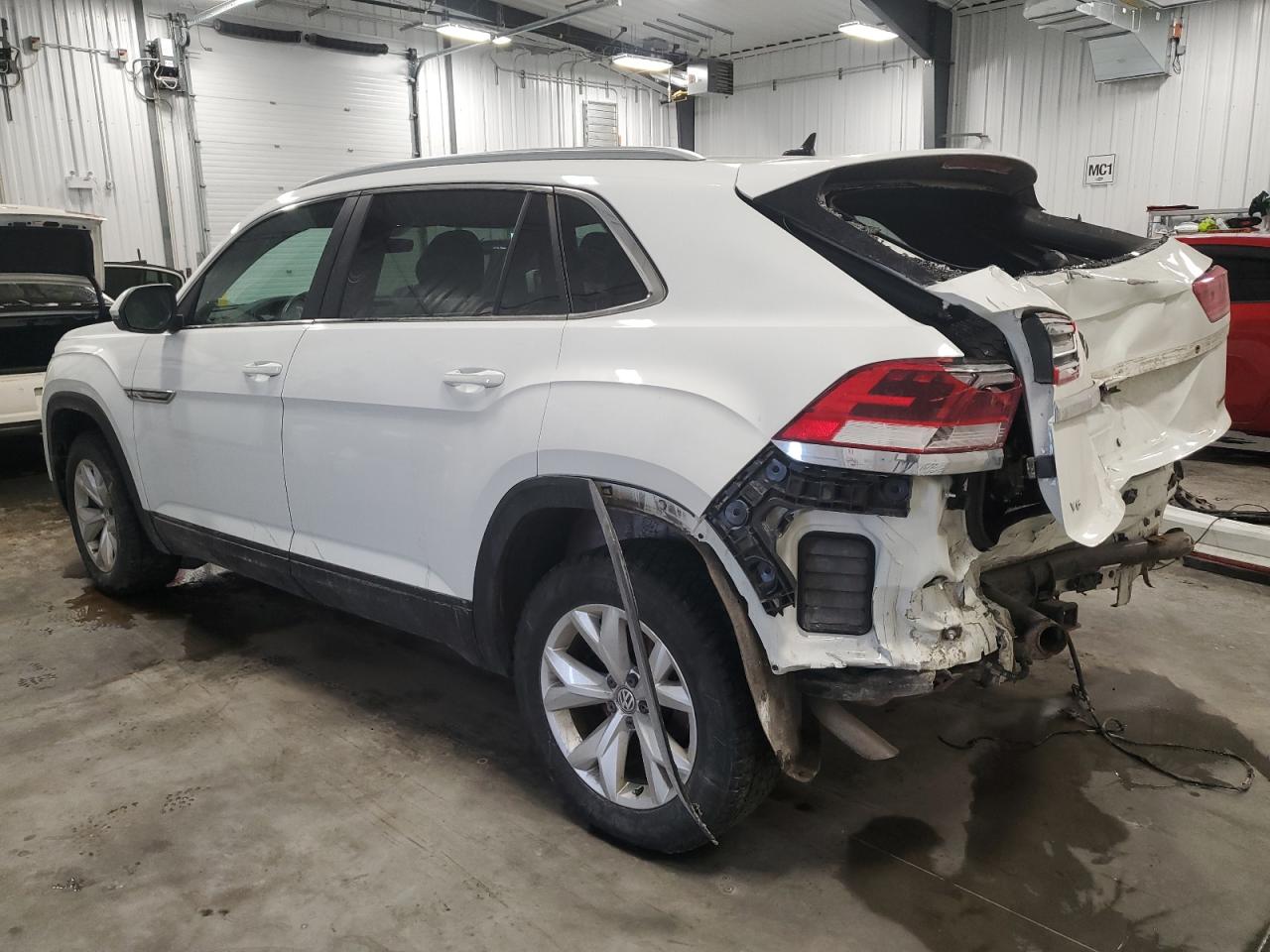 2020 Volkswagen Atlas - Image 2