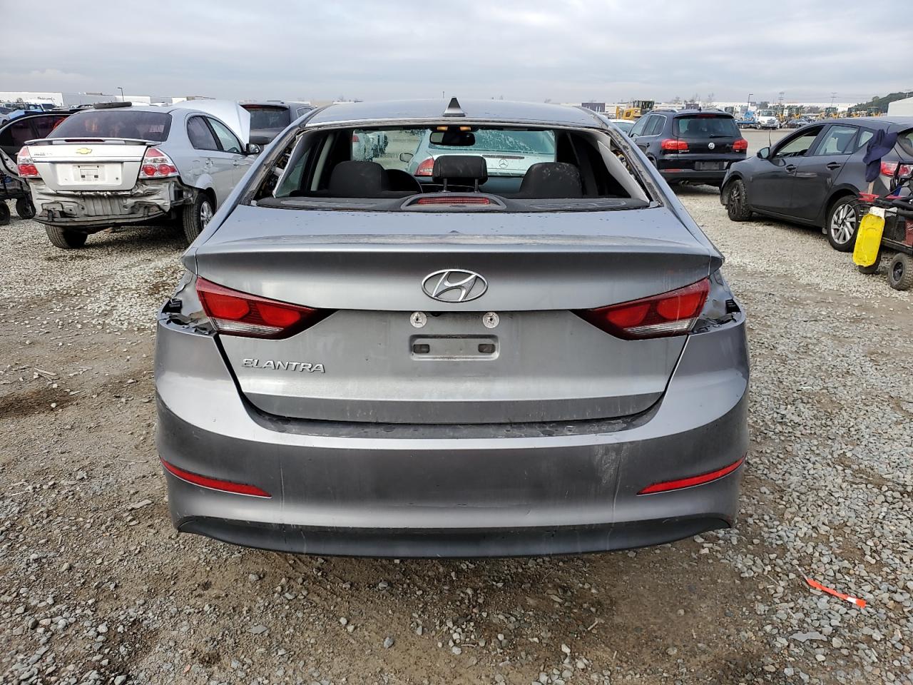 2018 Hyundai Elantra - Image 6