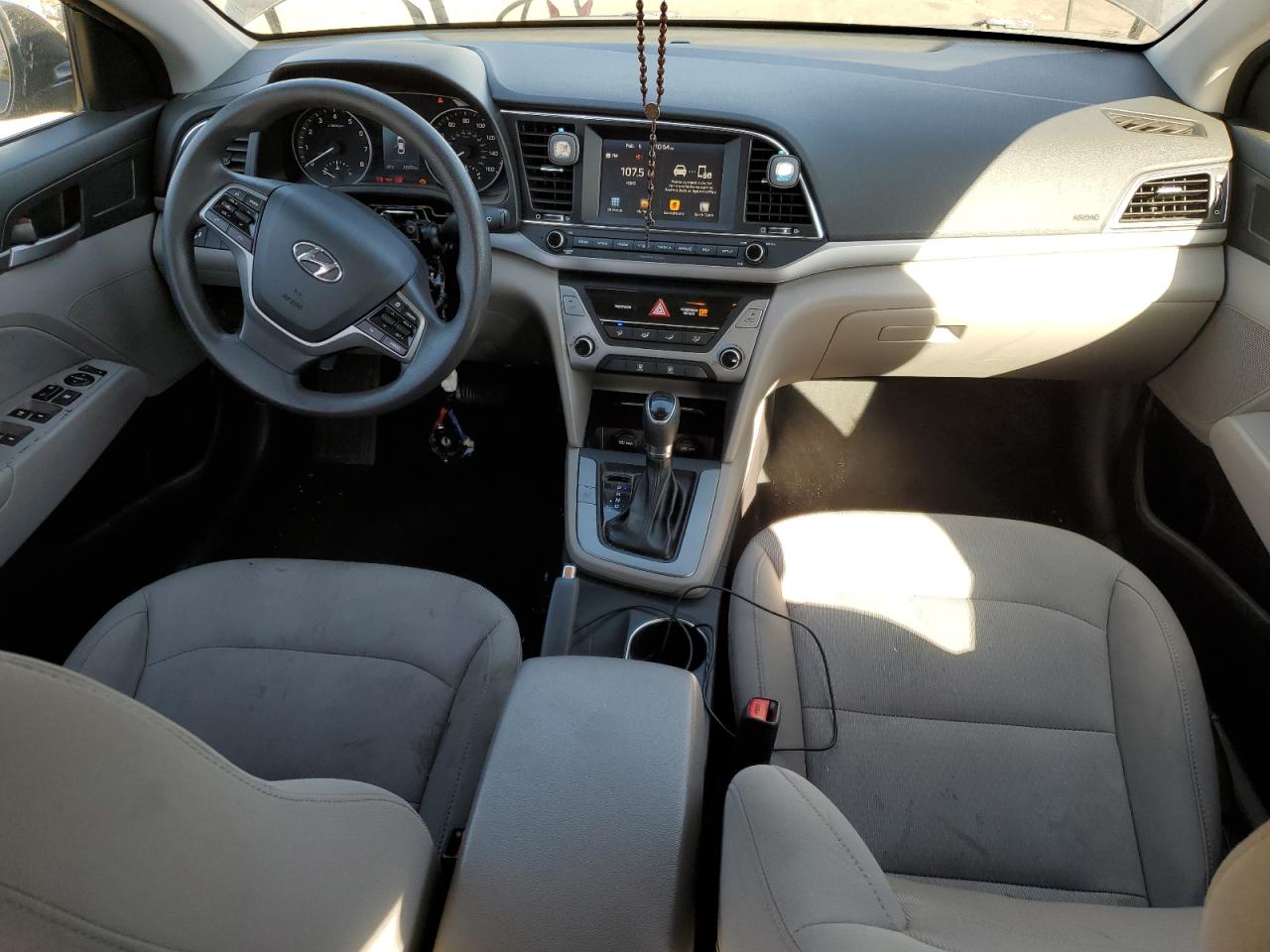 2018 Hyundai Elantra - Image 8