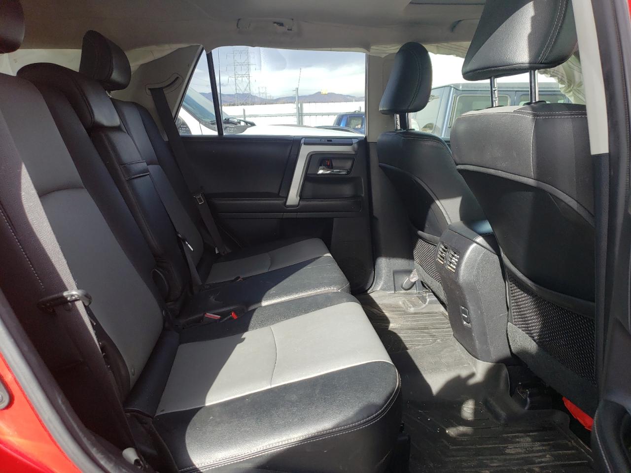 2015 Toyota 4Runner - Image 11