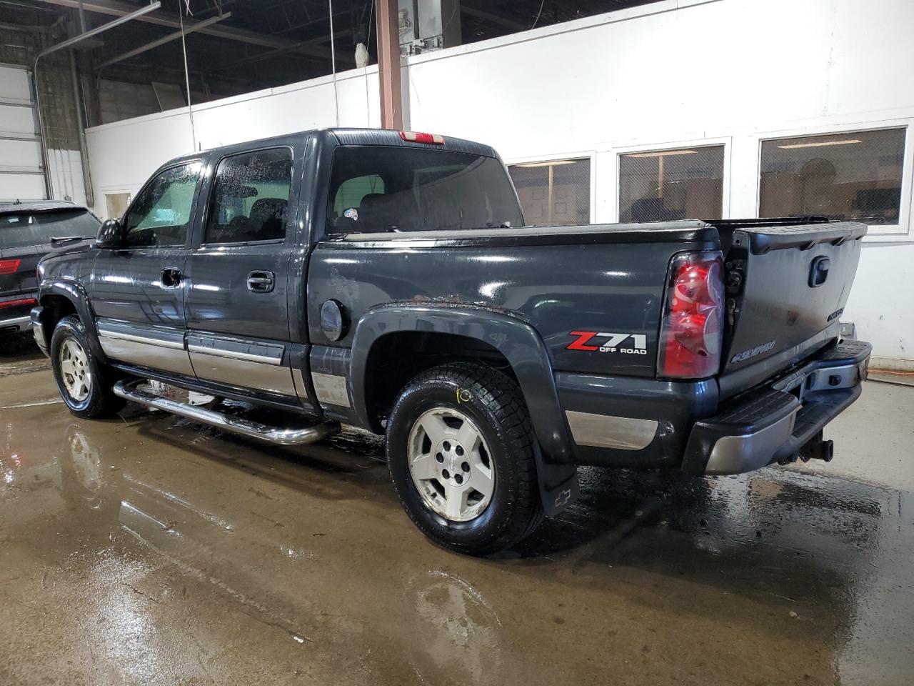 2005 Chevrolet Silverado - Image 2