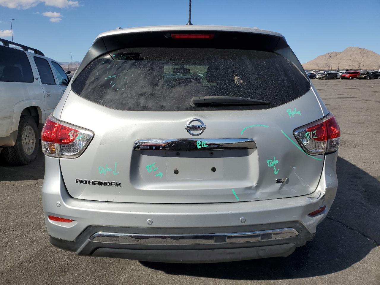 2016 Nissan Pathfinder - Image 6