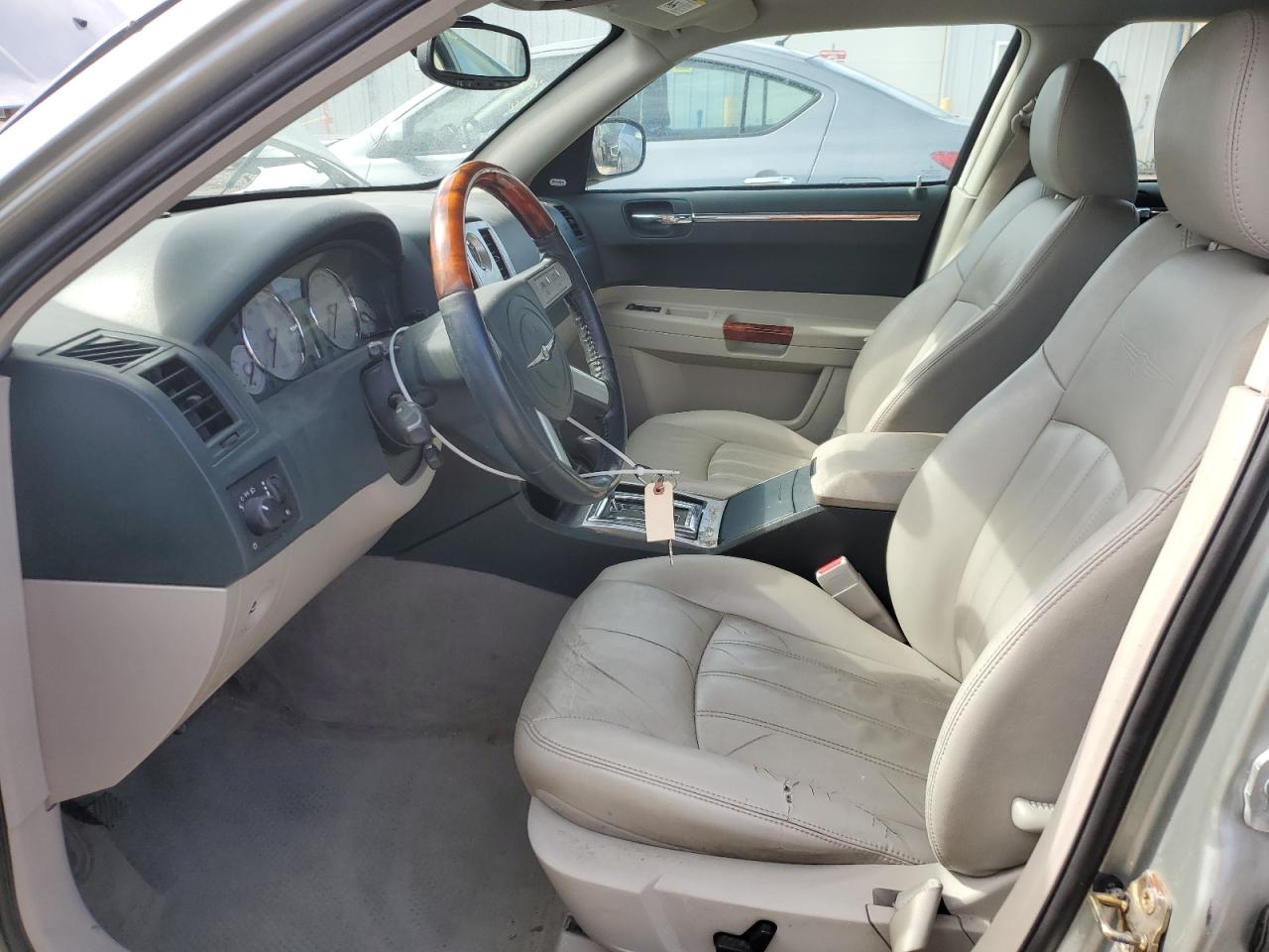 2006 Chrysler 300 - Image 7