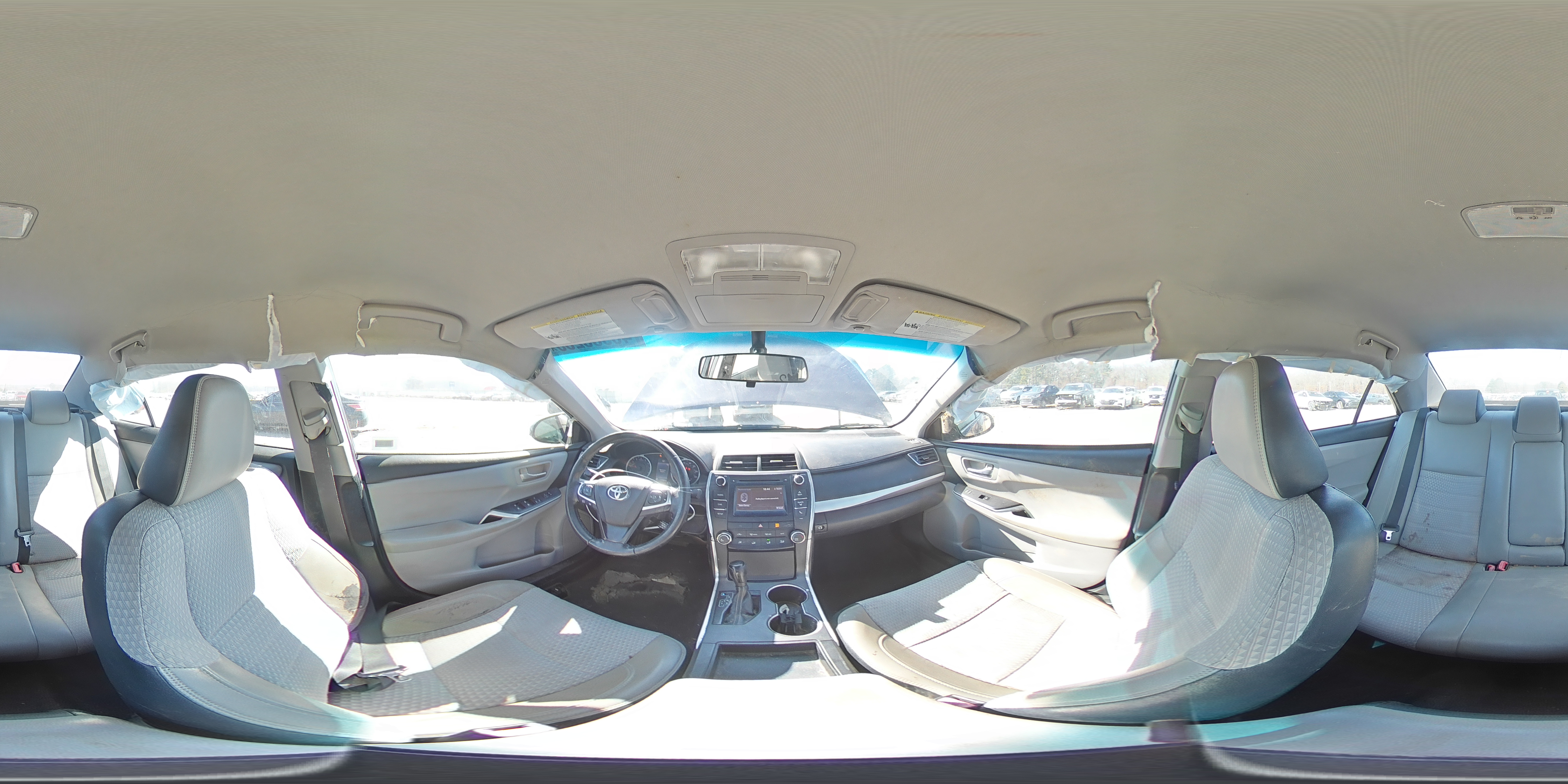 2015 Toyota Camry - Image 12