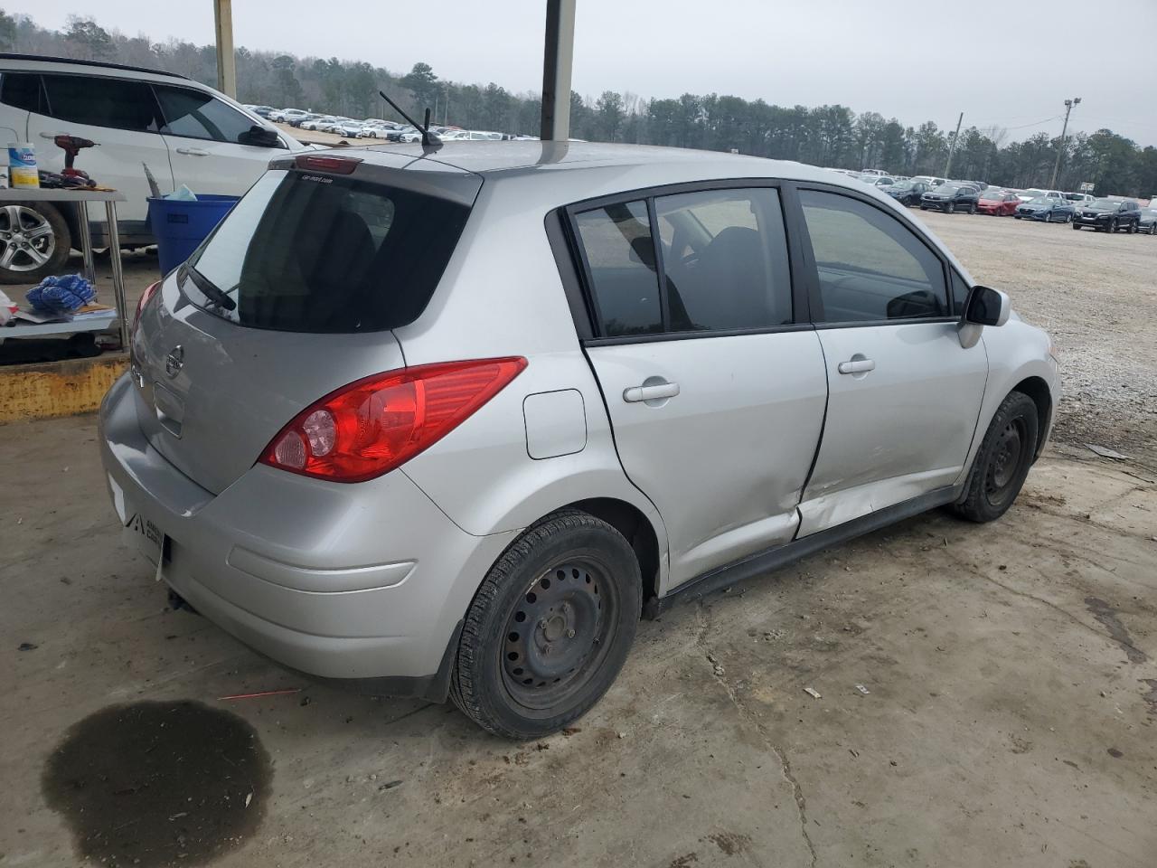 2011 Nissan Versa - Image 3