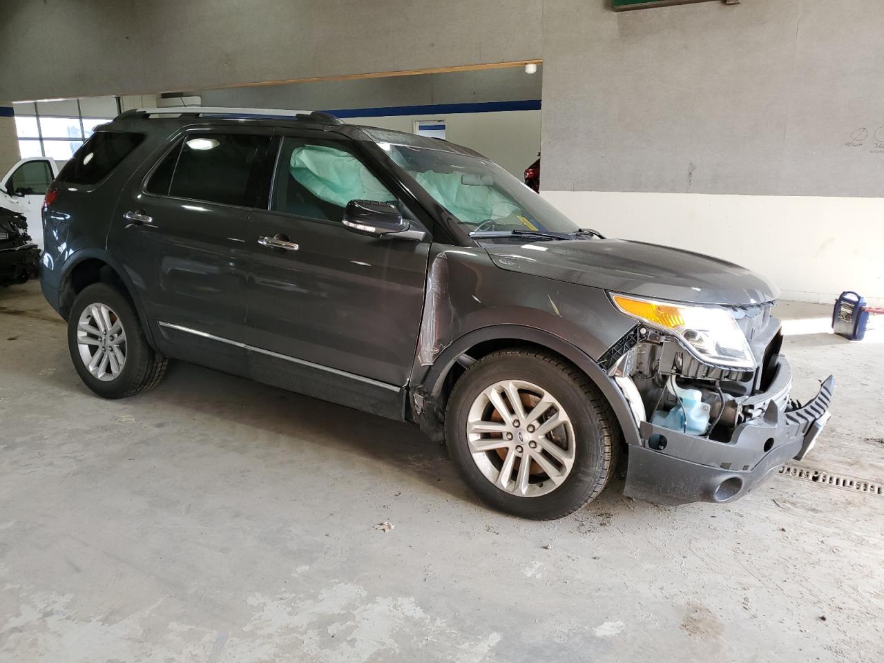 2015 Ford Explorer - Image 4