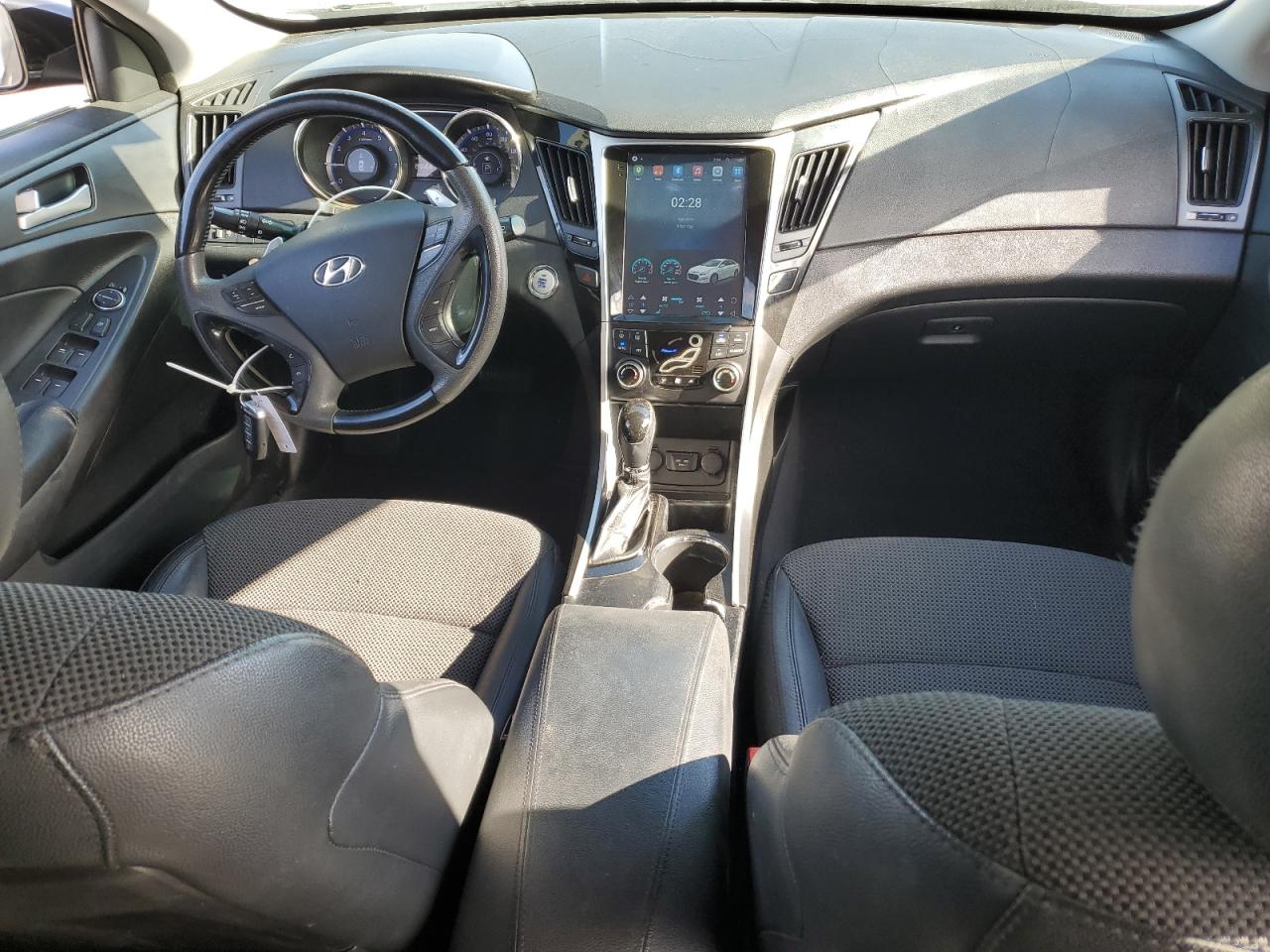 2012 Hyundai Sonata - Image 8