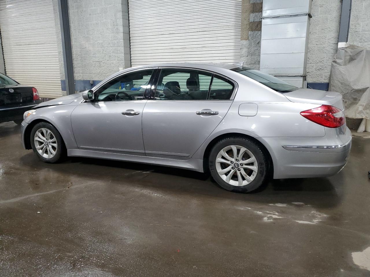 2013 Hyundai Genesis - Image 2