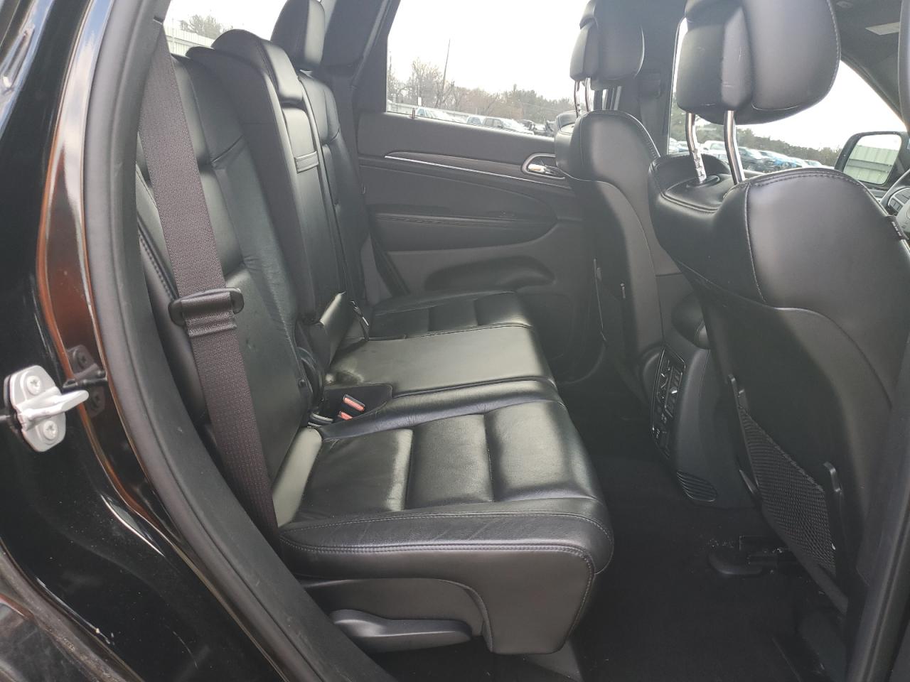 2020 Jeep Grand Cherokee - Image 11