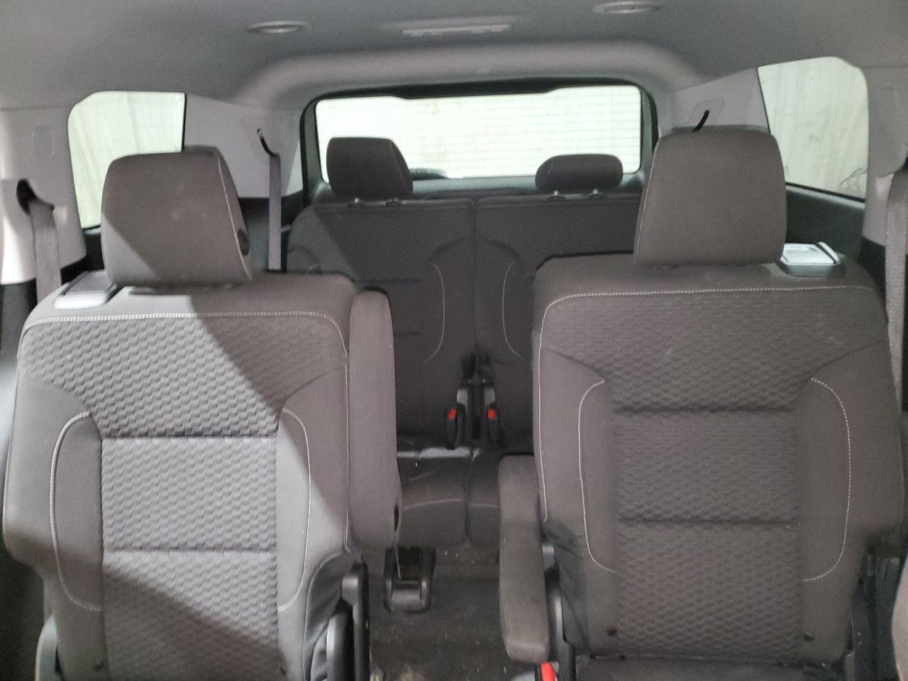 2017 GMC Acadia - Image 10
