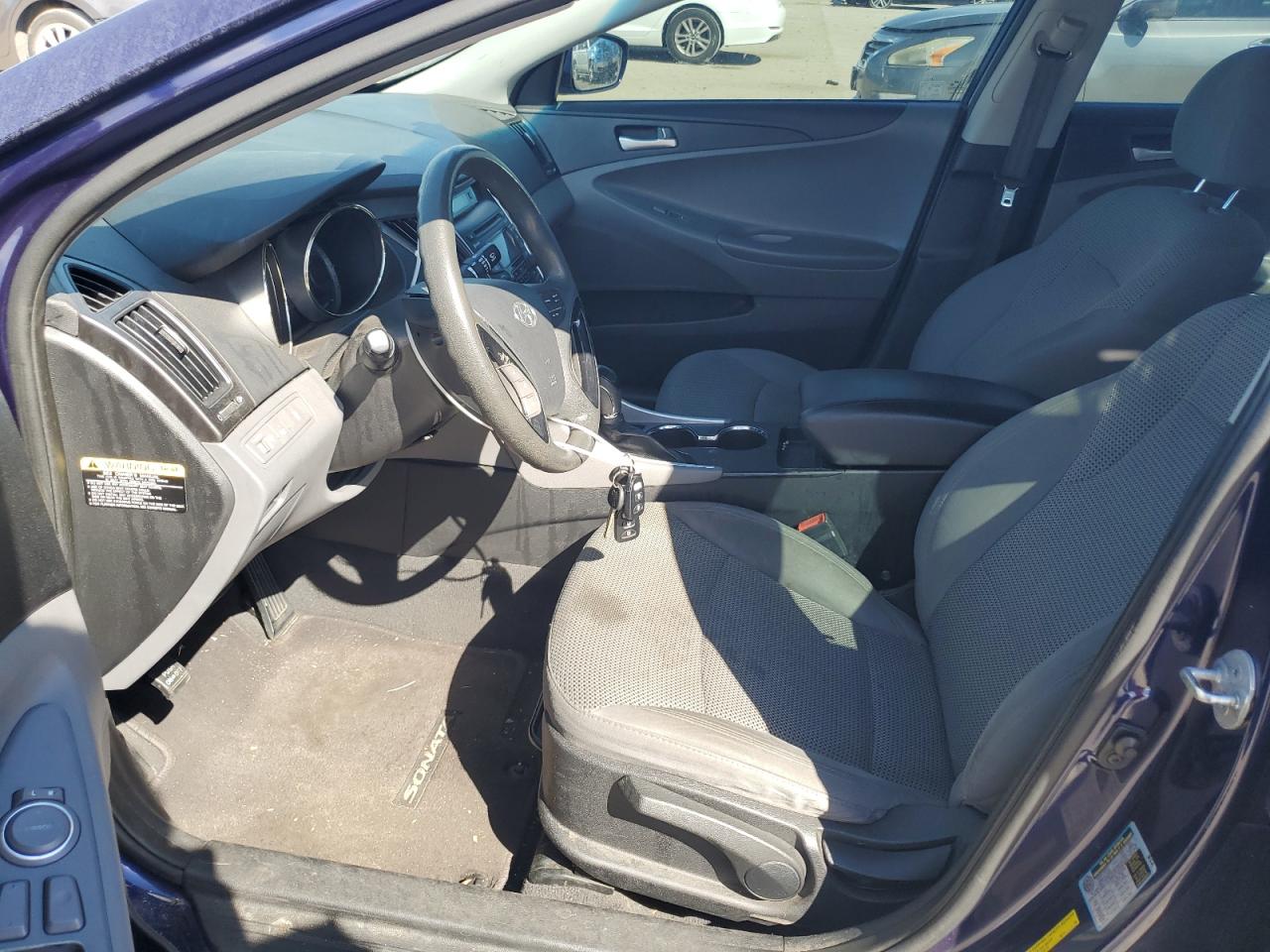2012 Hyundai Sonata - Image 7
