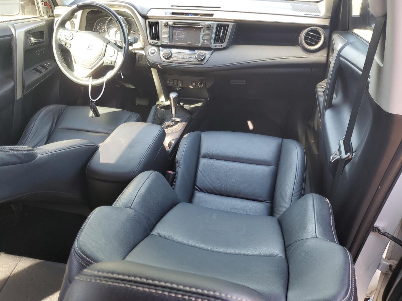 2015 Toyota RAV 4 - Image 8