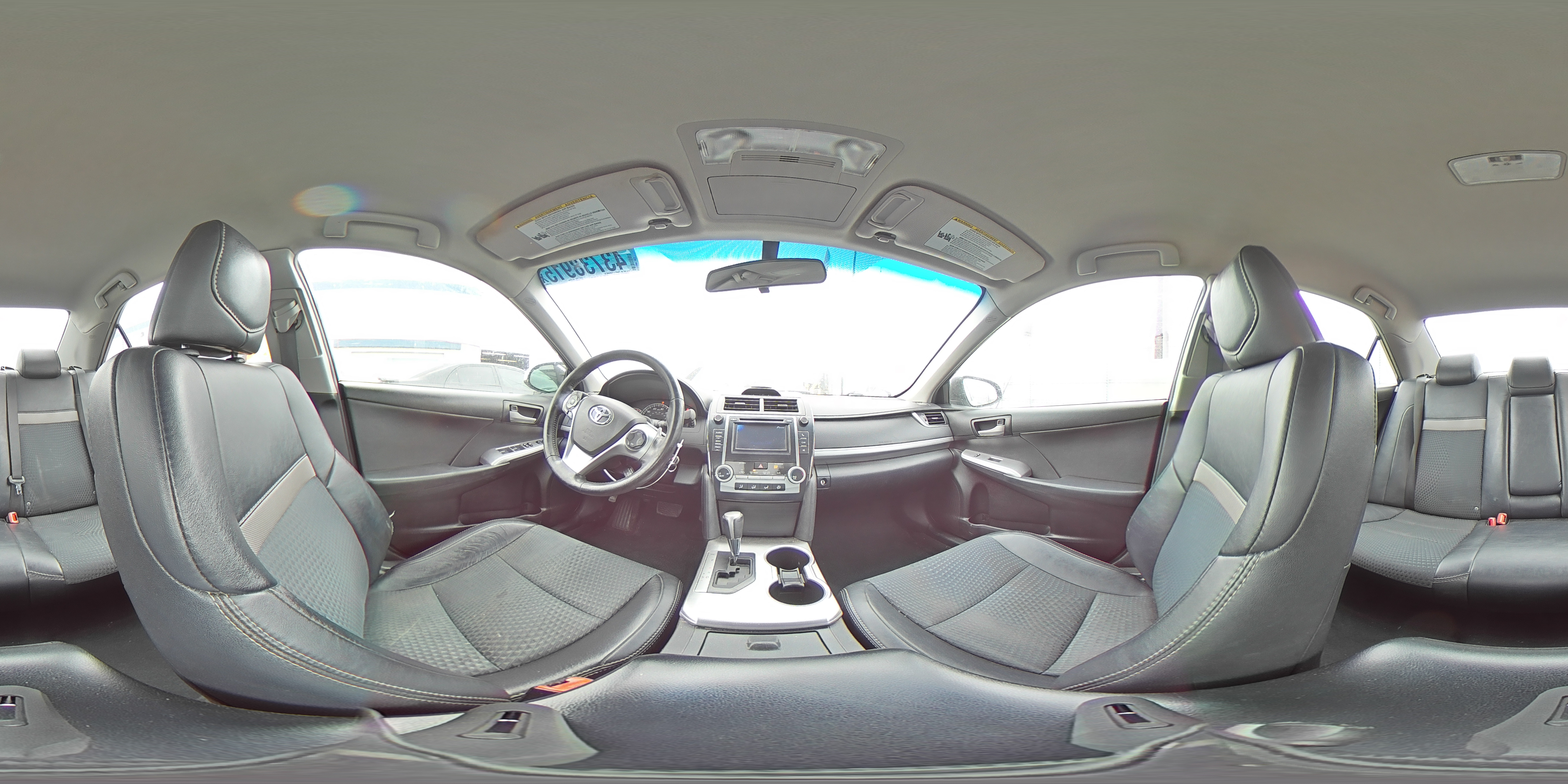 2014 Toyota Camry - Image 12