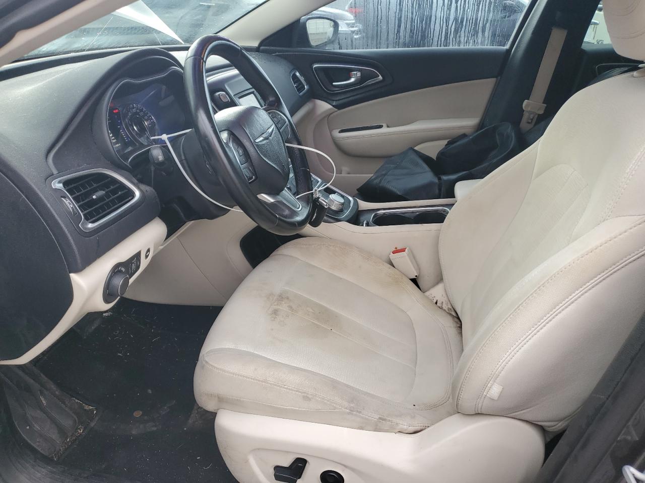 2015 Chrysler 200 - Image 7