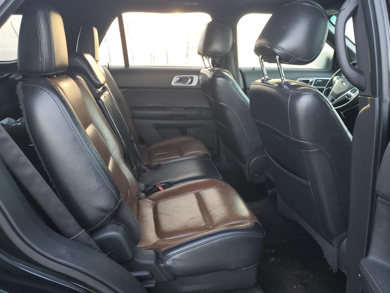 2012 Ford Explorer - Image 10