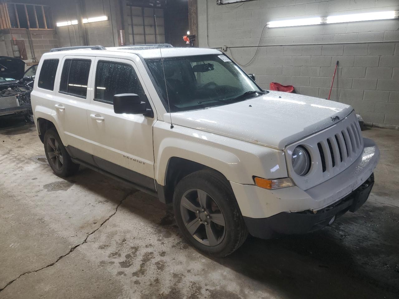 2015 Jeep Liberty (Patriot) - Image 4