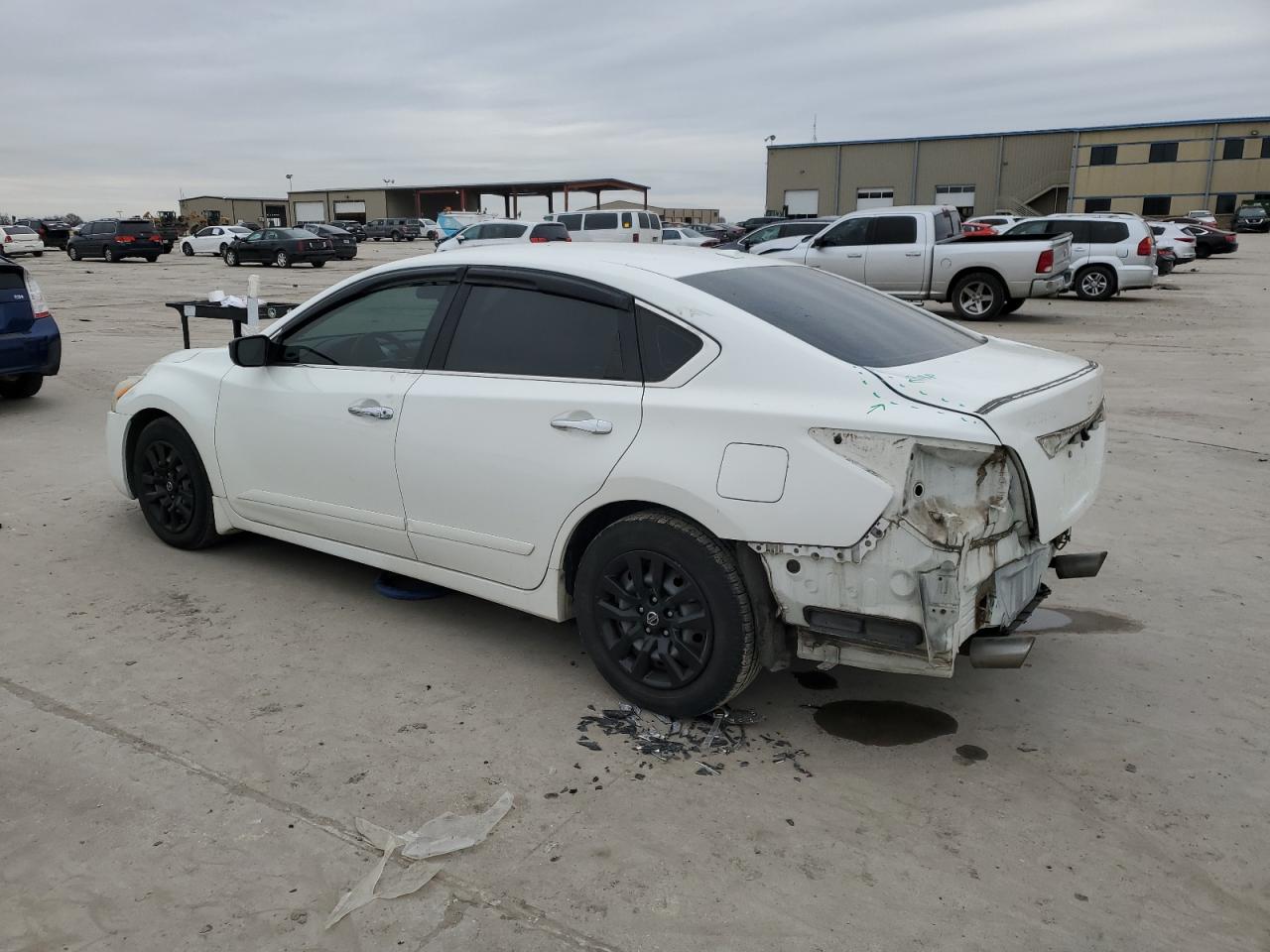 2015 Nissan Altima - Image 2