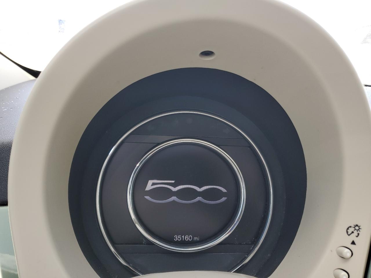 2017 Fiat 500 - Image 9