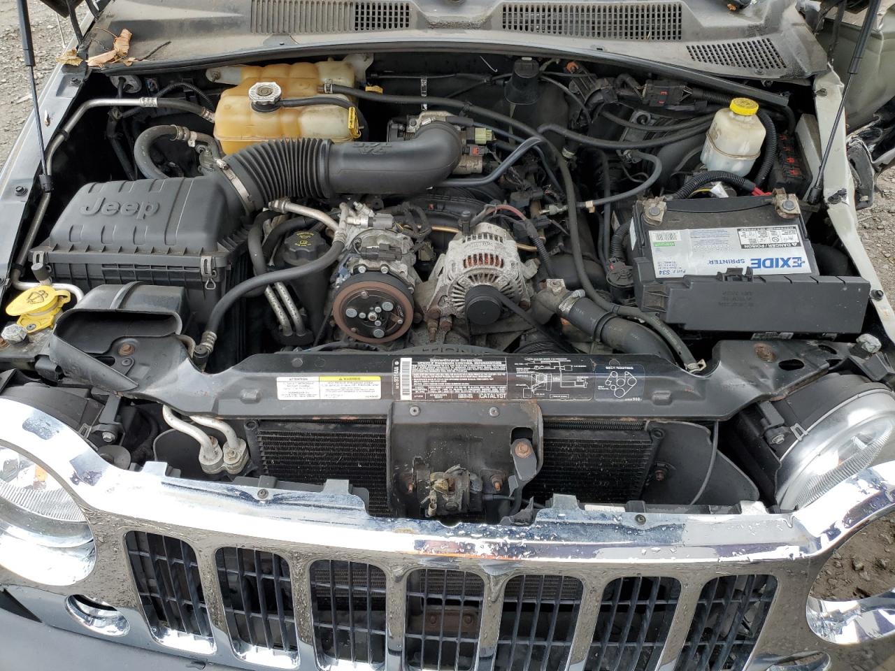 2005 Jeep Liberty (North America) - Image 13
