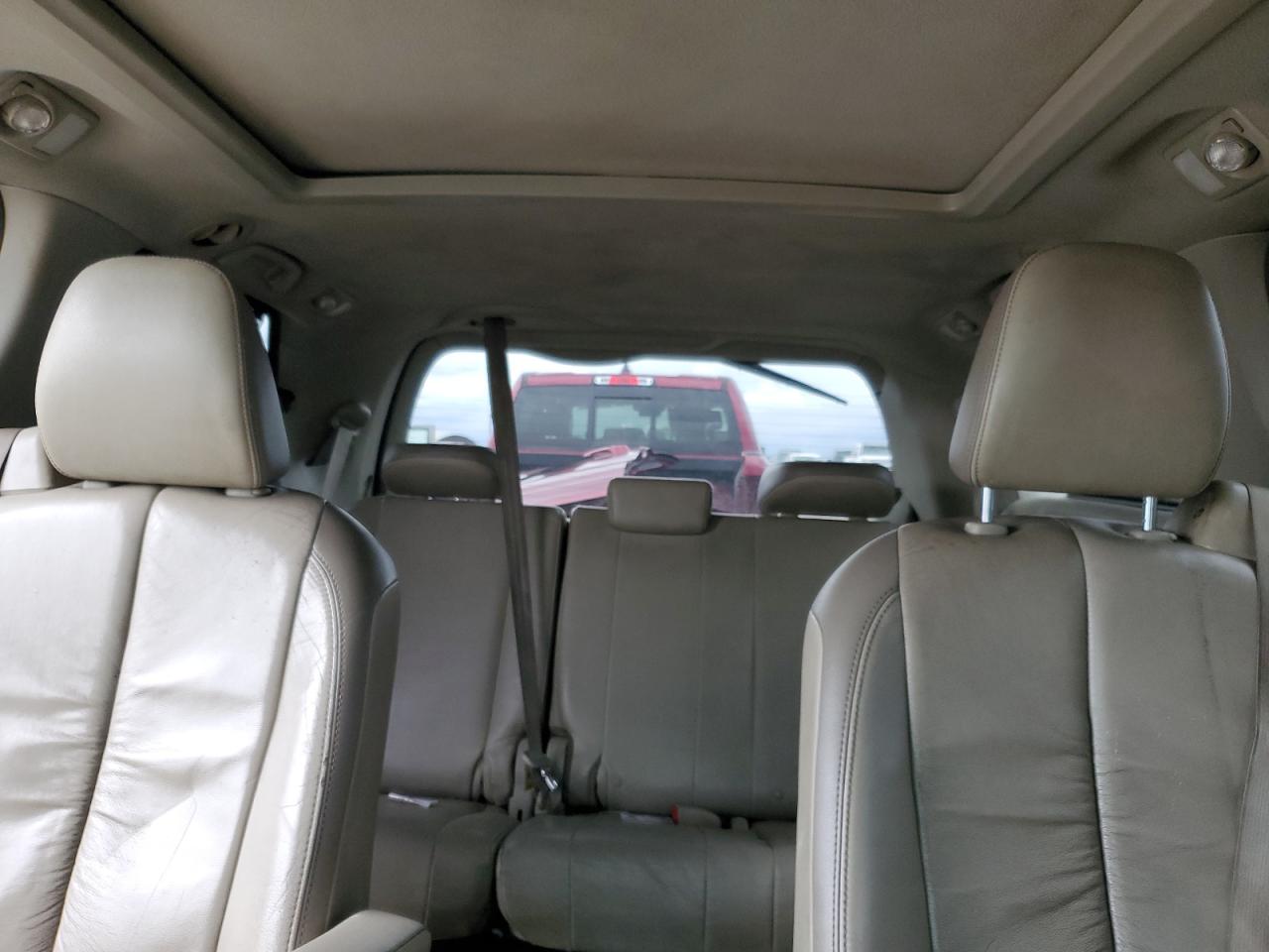 2011 Toyota Sienna - Image 10