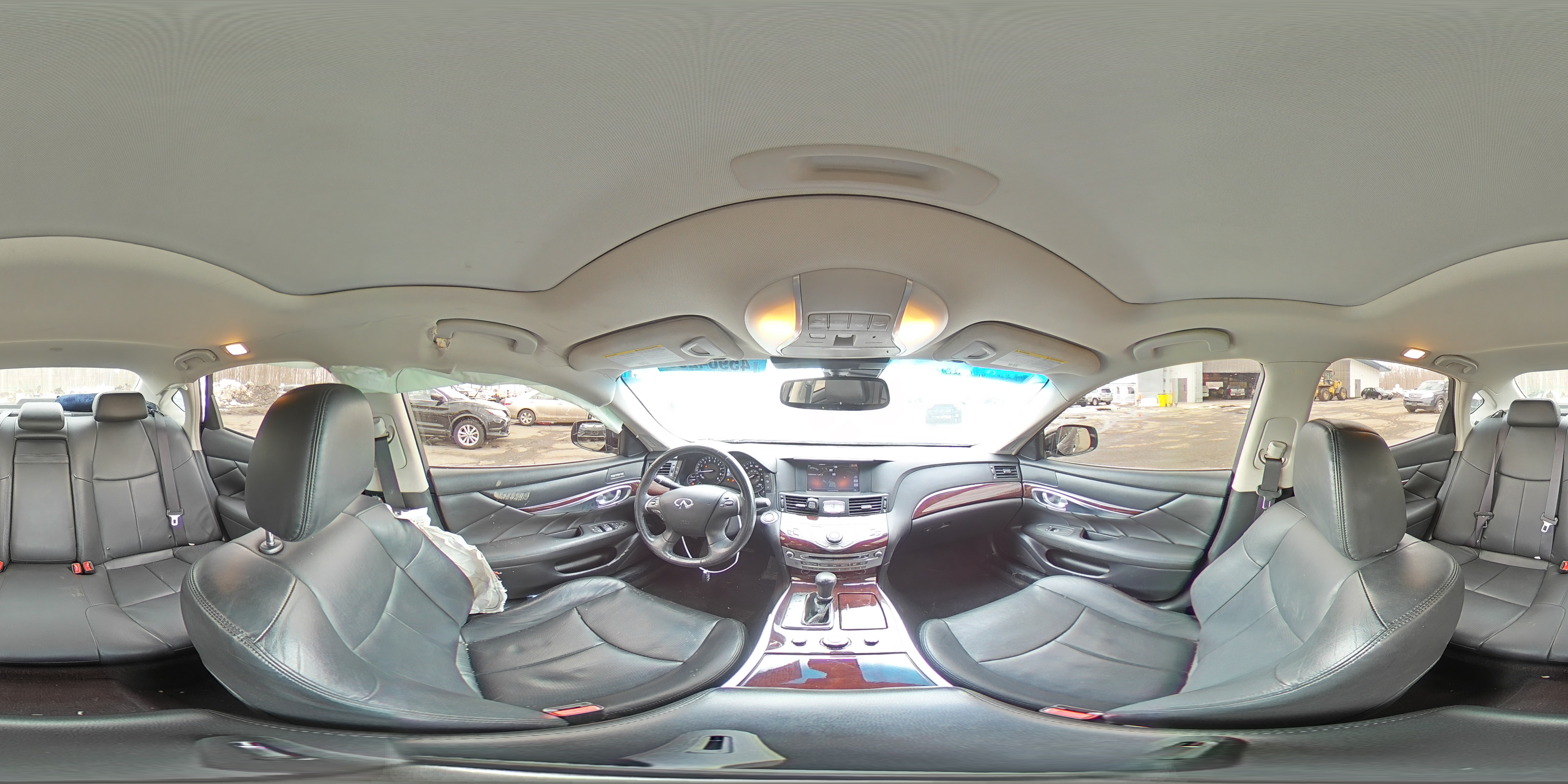 2016 Infiniti Q70 - Image 13