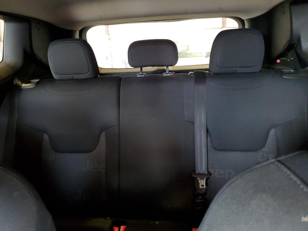 2016 Jeep Renegade - Image 10