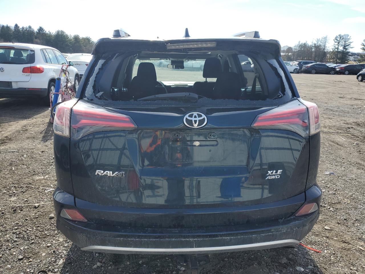 2017 Toyota RAV 4 - Image 6