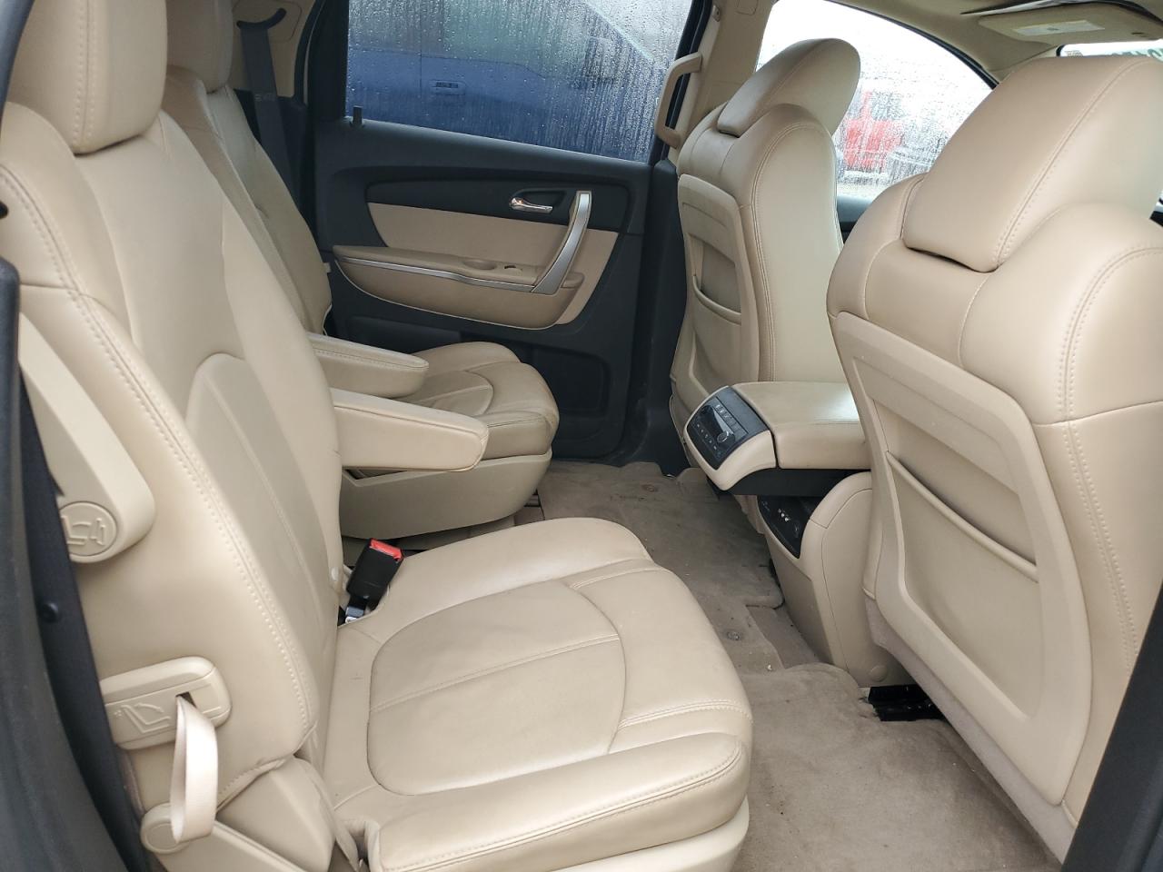 2011 GMC Acadia - Image 11