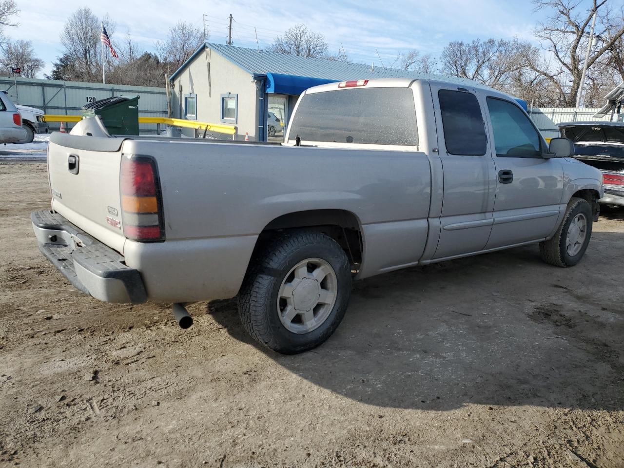 2005 GMC Sierra - Image 3