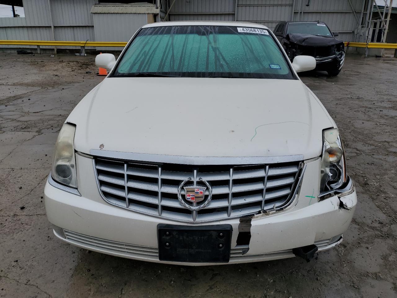 2011 Cadillac DTS - Image 5